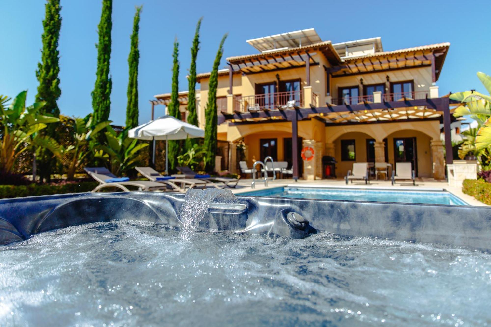 Villa Luxury Aj 04 With Private Heated Pool *