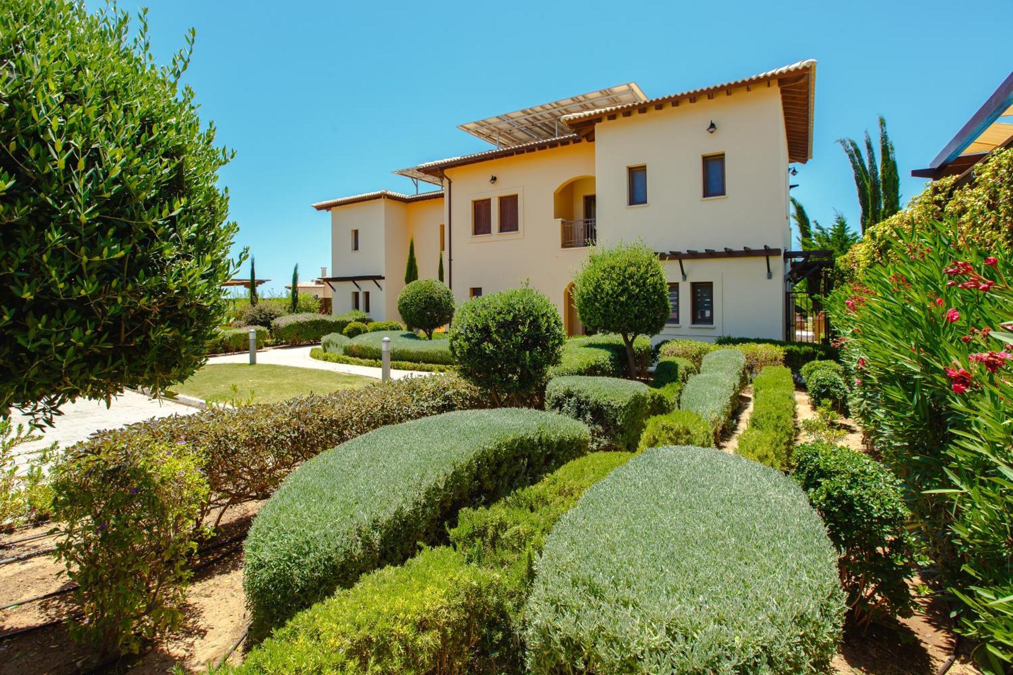 Luxury Aj 04 With Private Heated Pool Kouklia