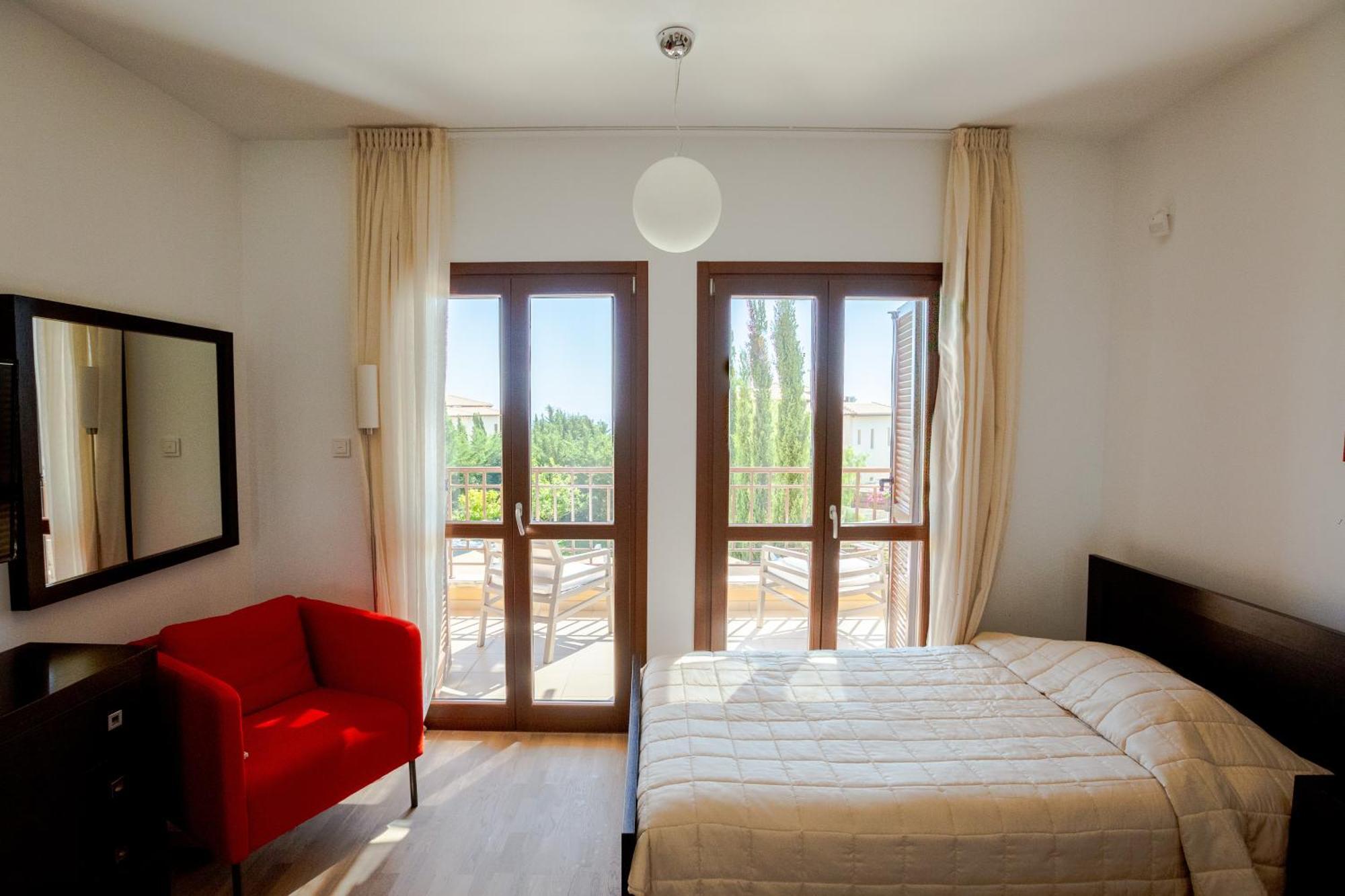 Luxury Aj 04 With Private Heated Pool Kouklia