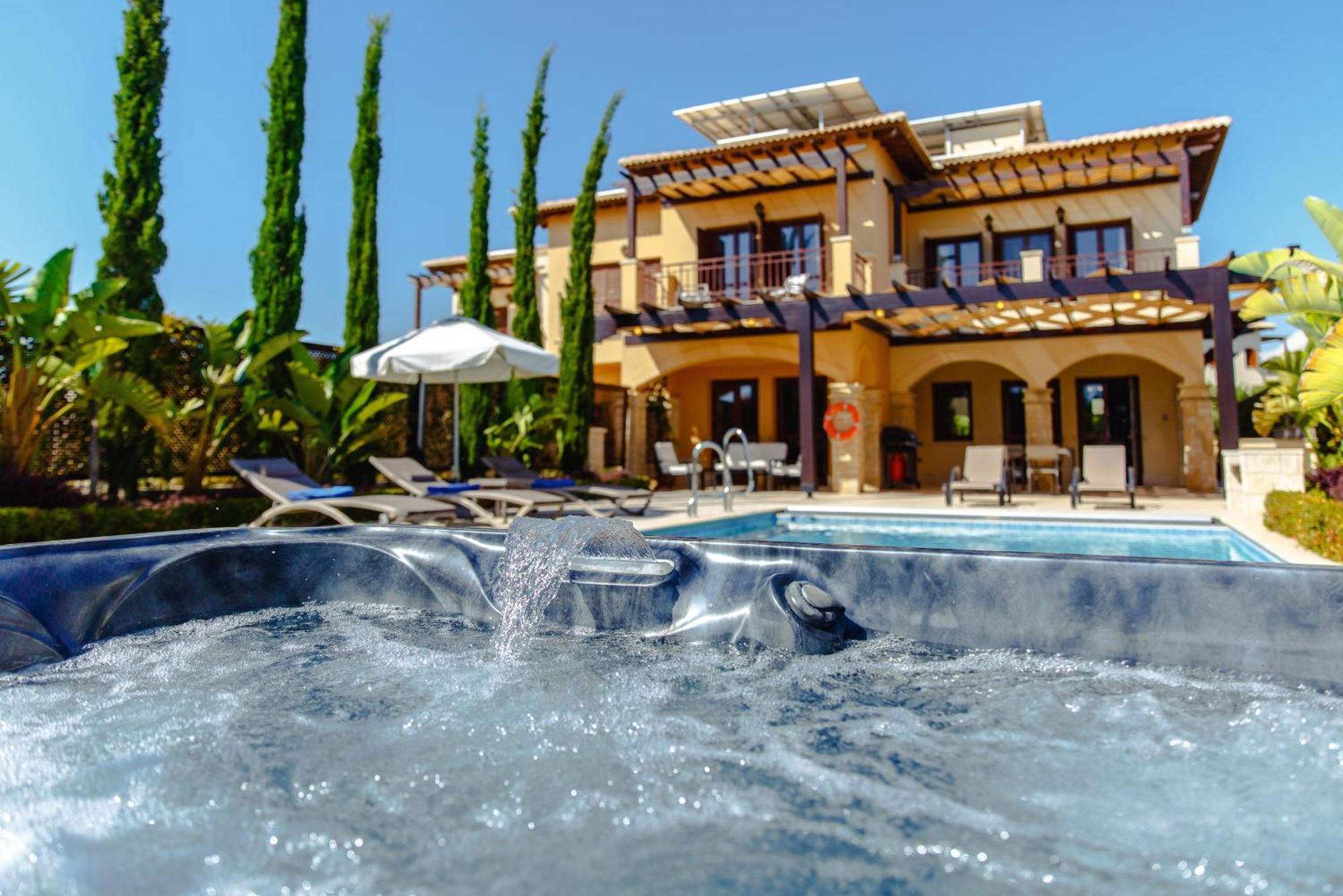 Villa Luxury Aj 04 With Private Heated Pool
